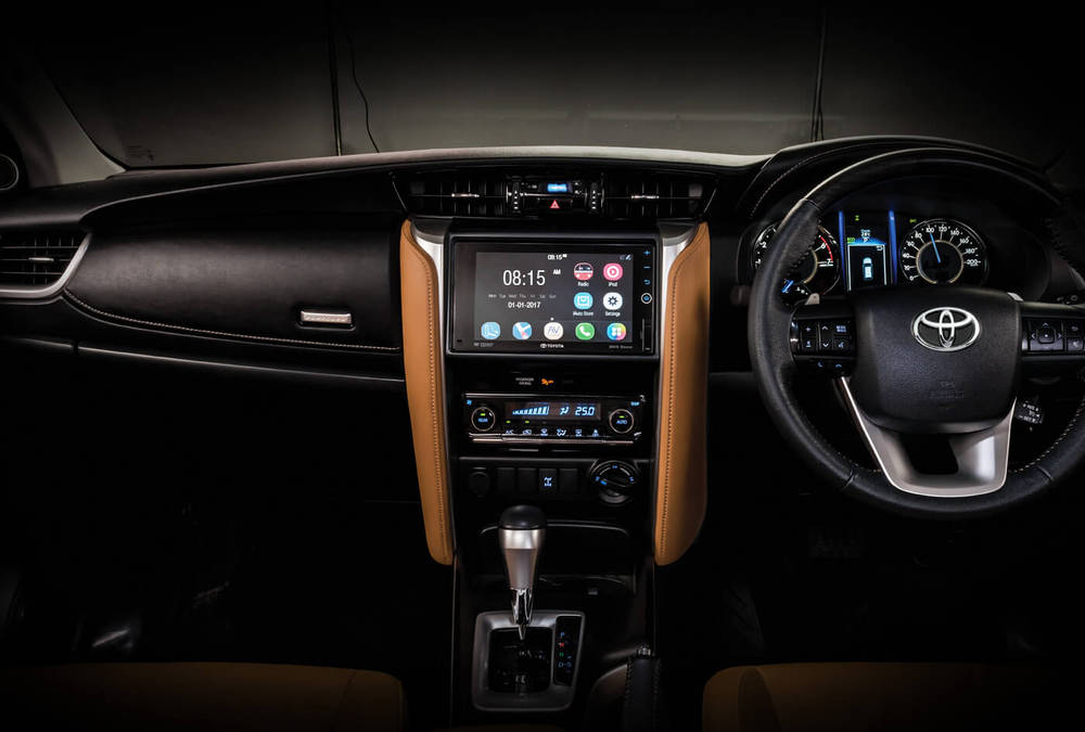 ٹویوٹا فورچیونر Interior Dashboard