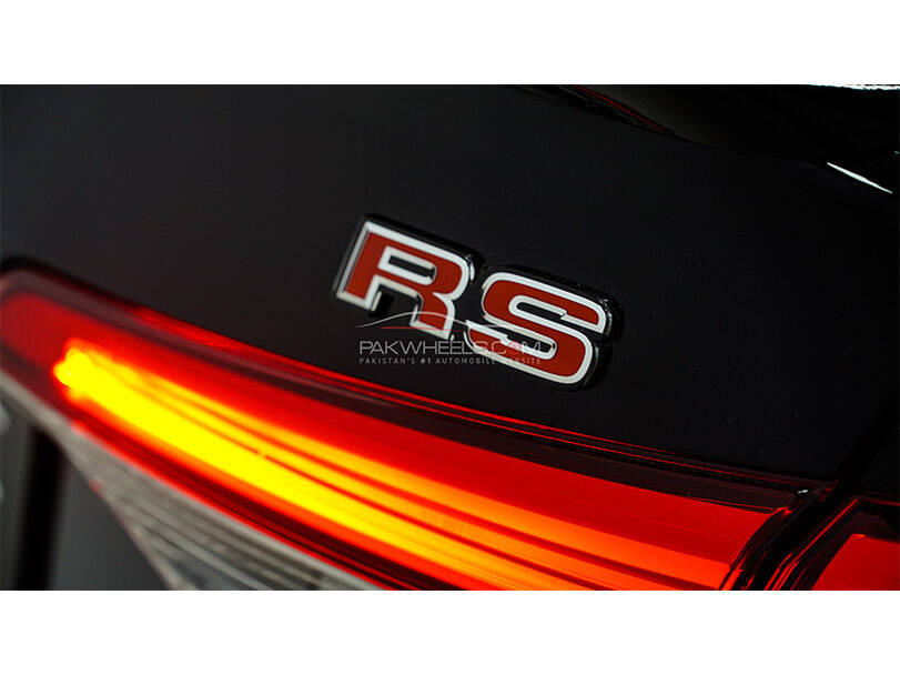 Honda Civic Exterior RS Logo