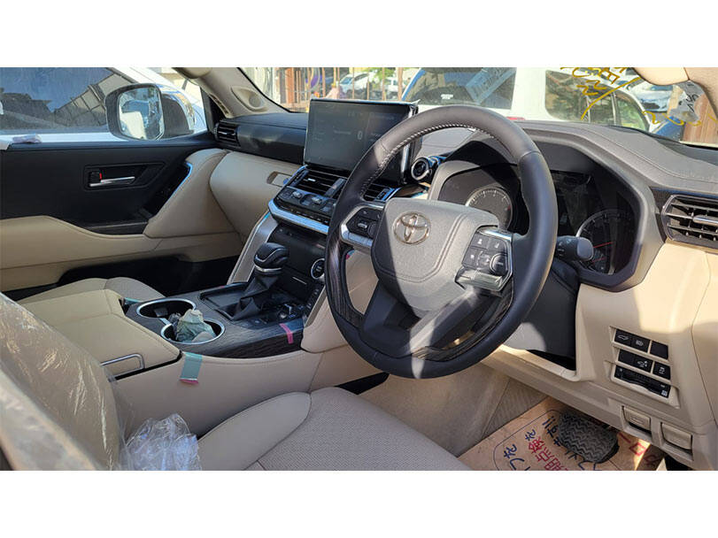 Toyota Land Cruiser Interior Cockpit