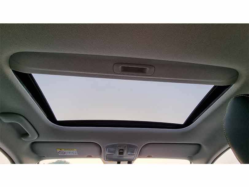 KIA Stonic Interior Sunroof (EX+)