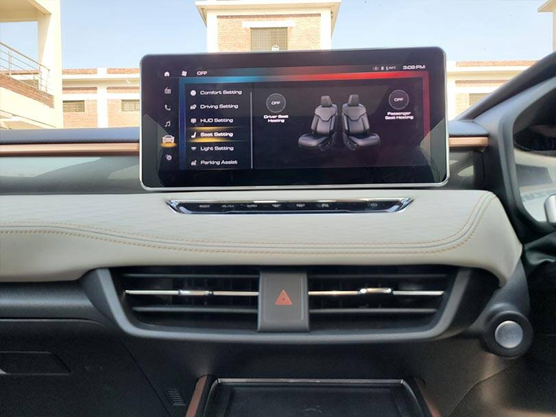 Haval Jolion 2023 Interior Infotainment System and Climate Controls
