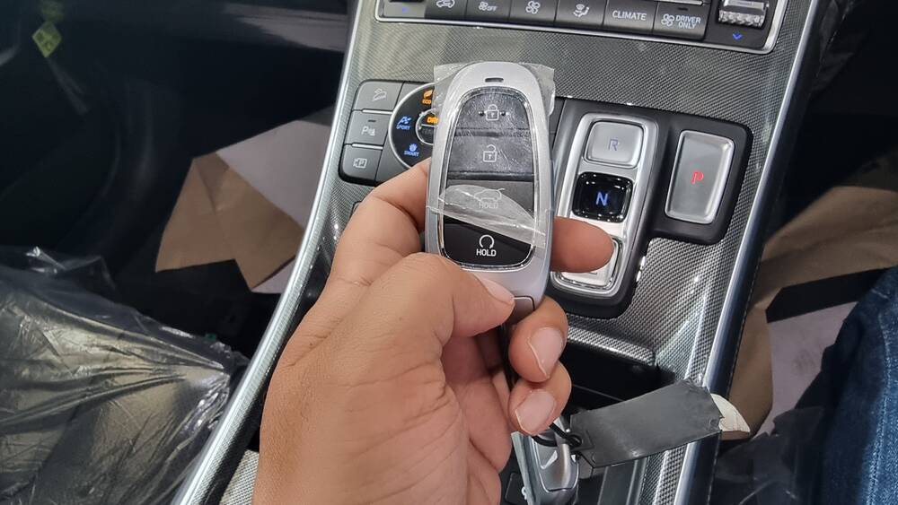 Hyundai Santa Fe 2023 Interior Smart Key