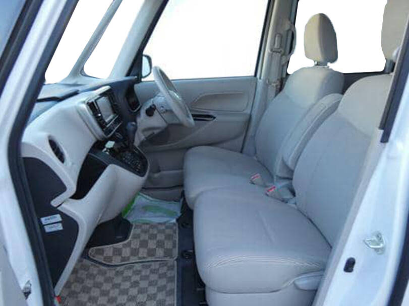 Nissan Dayz Roox Interior 