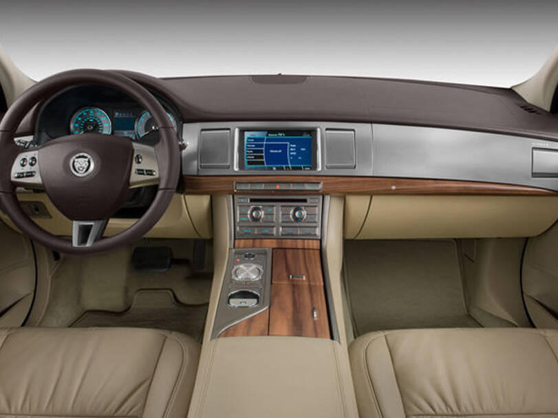 Jaguar XF 1st (X250) Generation Interior 