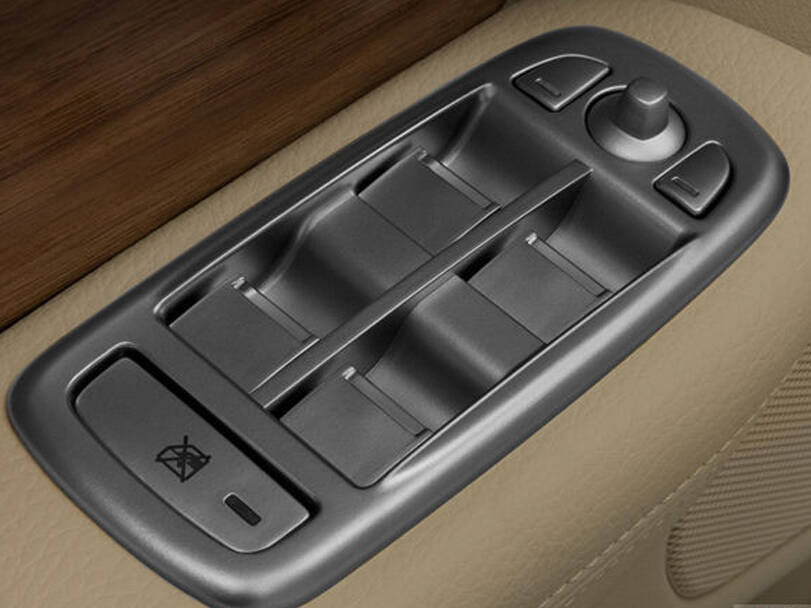 Jaguar XF 1st (X250) Generation Interior 