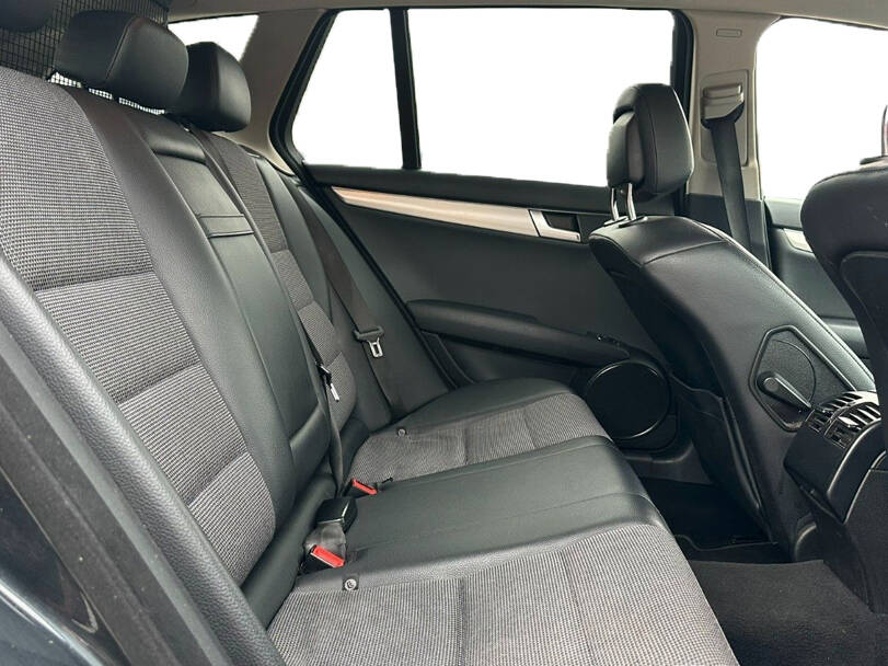 Mercedes Benz C Class Estate Interior 