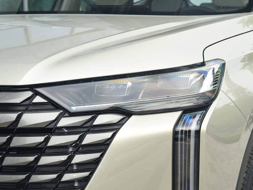 ہیول ایچ 6 Exterior Headlight