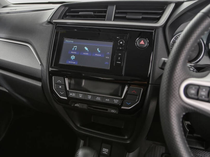 ہونڈا بی آر-وی Interior Infotainment System