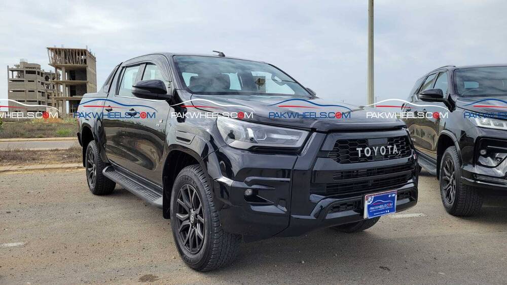 Toyota Hilux Revo GRS Price in Pakistan, Specification & Features